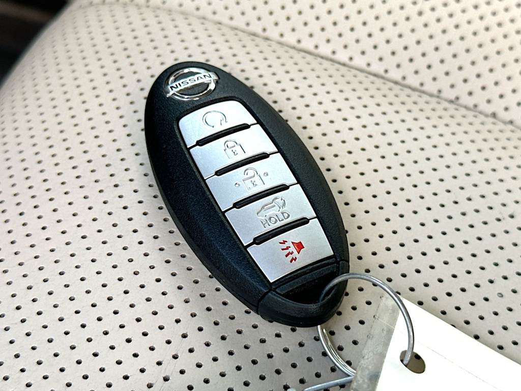 Thumbnail: 2016 Nissan Murano - 17