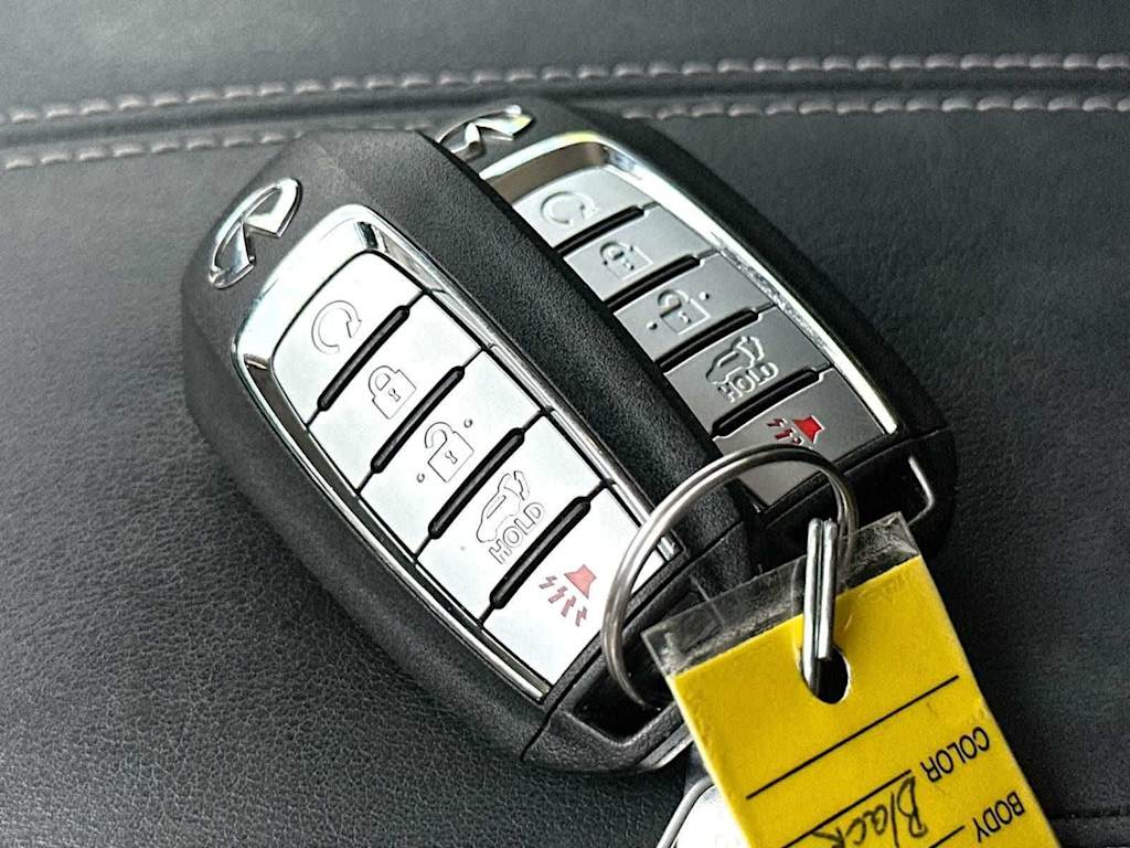 Thumbnail: 2023 INFINITI QX60 - 15