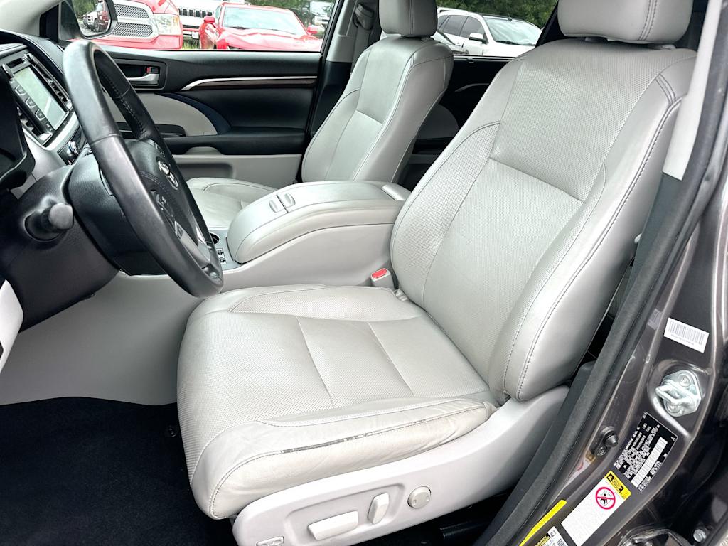 Thumbnail: 2015 Toyota Highlander - 10
