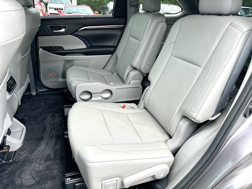 Thumbnail: 2015 Toyota Highlander - 11