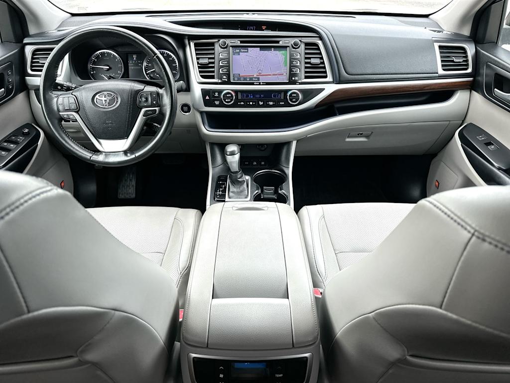 Thumbnail: 2015 Toyota Highlander - 9