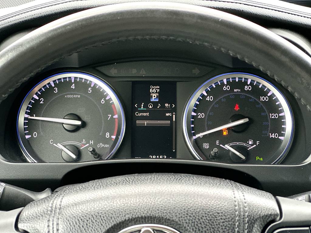 Thumbnail: 2015 Toyota Highlander - 15