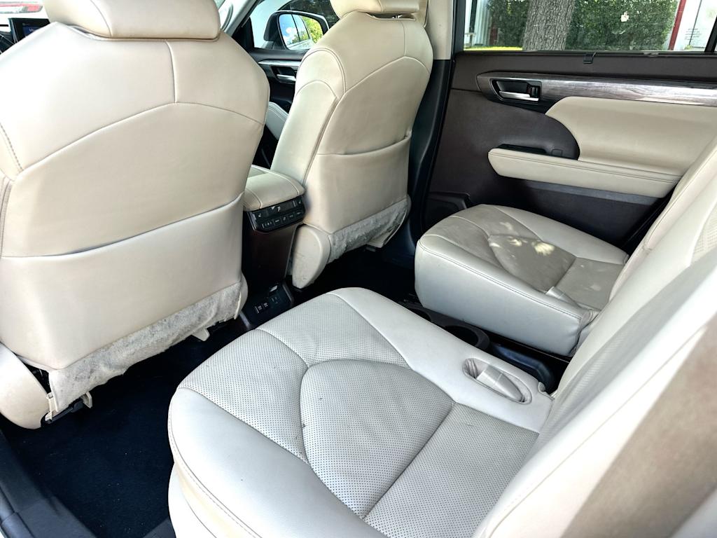 Thumbnail: 2020 Toyota Highlander - 27