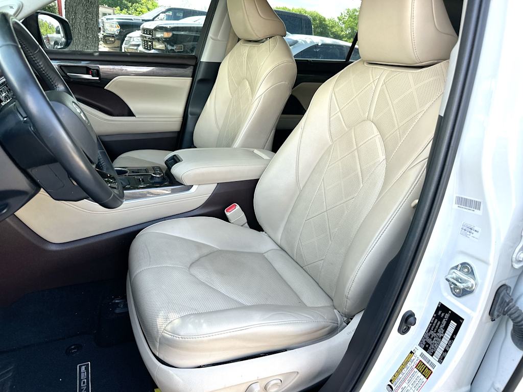 Thumbnail: 2020 Toyota Highlander - 10