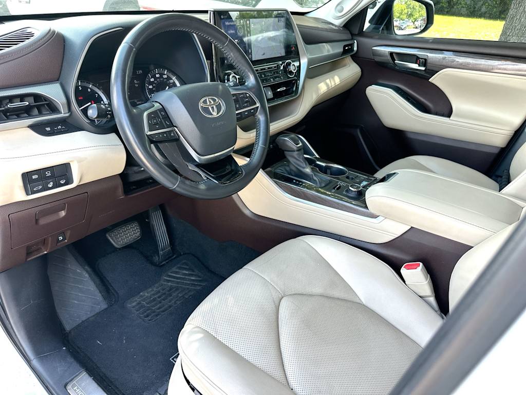 Thumbnail: 2020 Toyota Highlander - 2