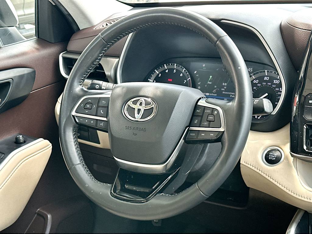 Thumbnail: 2021 Toyota Highlander - 12