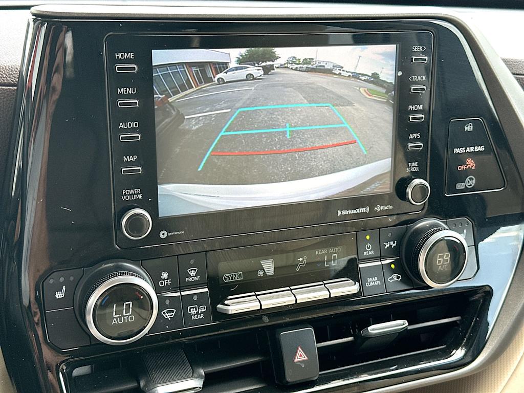 Thumbnail: 2021 Toyota Highlander - 13