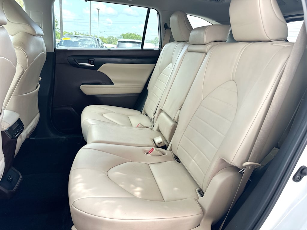 Thumbnail: 2021 Toyota Highlander - 11