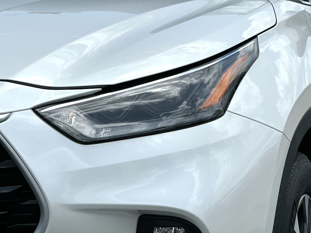Thumbnail: 2021 Toyota Highlander - 25