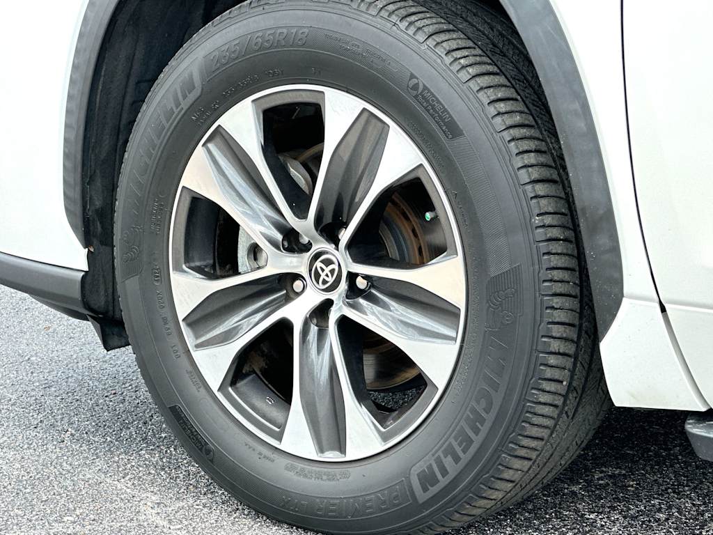Thumbnail: 2021 Toyota Highlander - 8