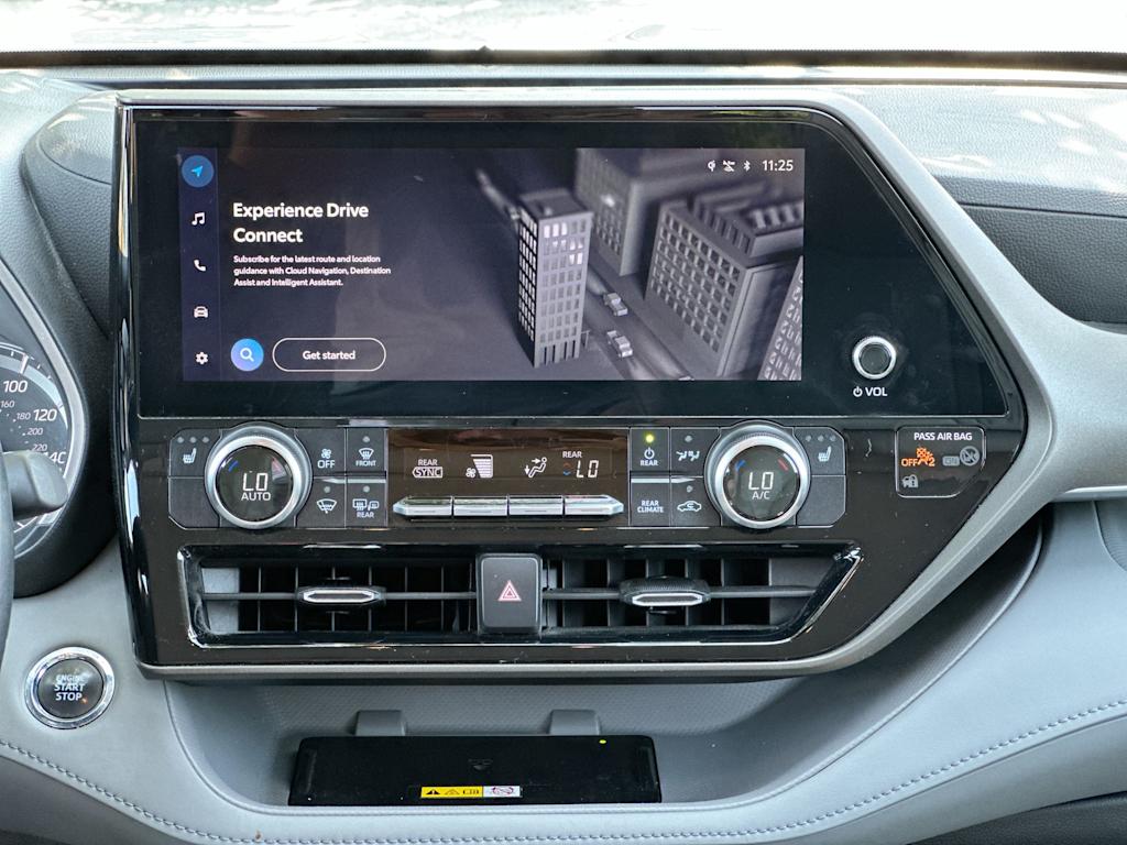 Thumbnail: 2023 Toyota Highlander - 29