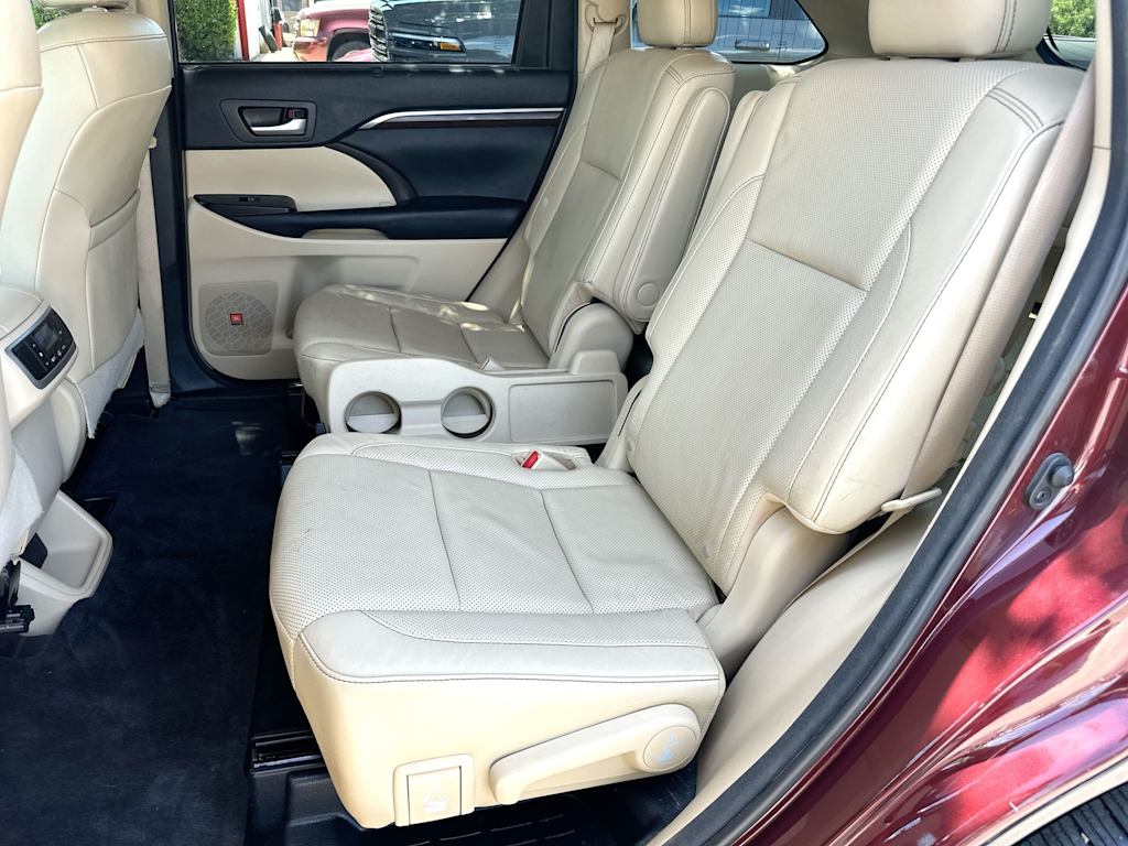 Thumbnail: 2016 Toyota Highlander - 10