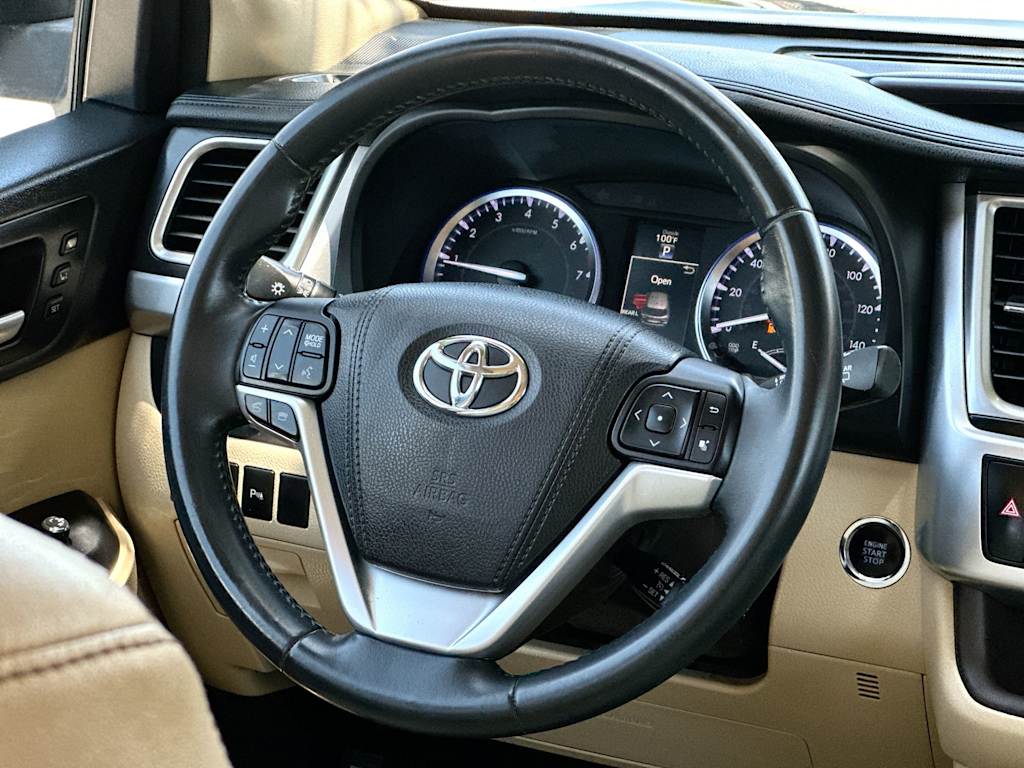 Thumbnail: 2016 Toyota Highlander - 11