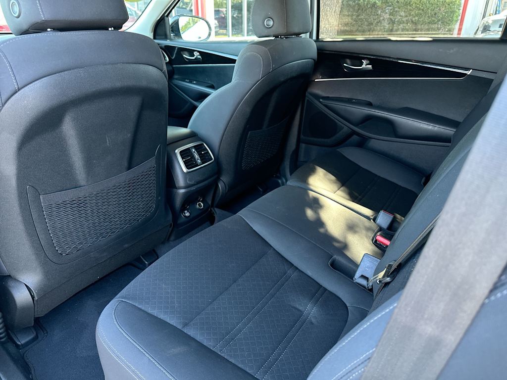 Thumbnail: 2020 Kia Sorento - 28