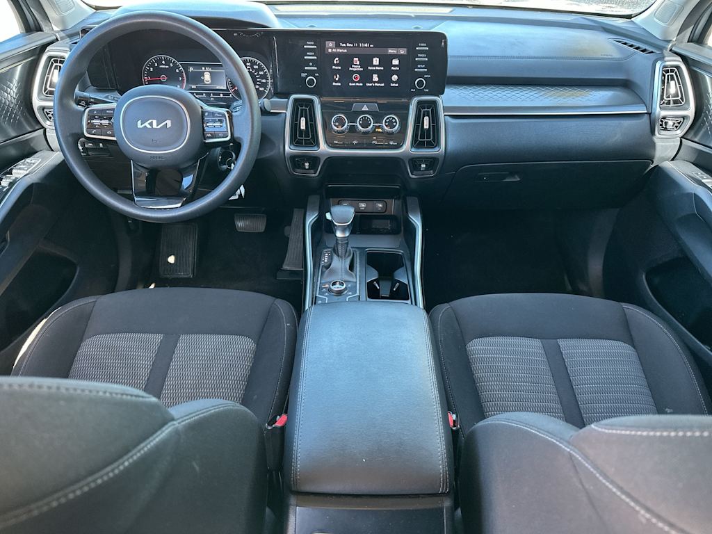 Thumbnail: 2023 Kia Sorento - 9