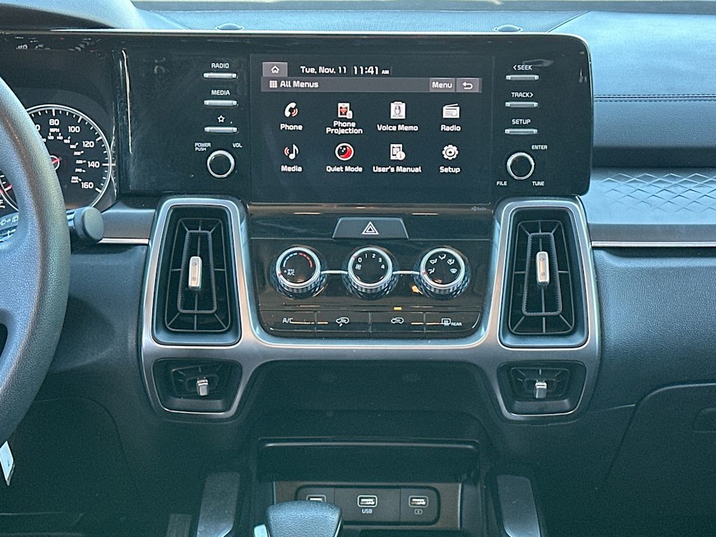 Thumbnail: 2023 Kia Sorento - 28