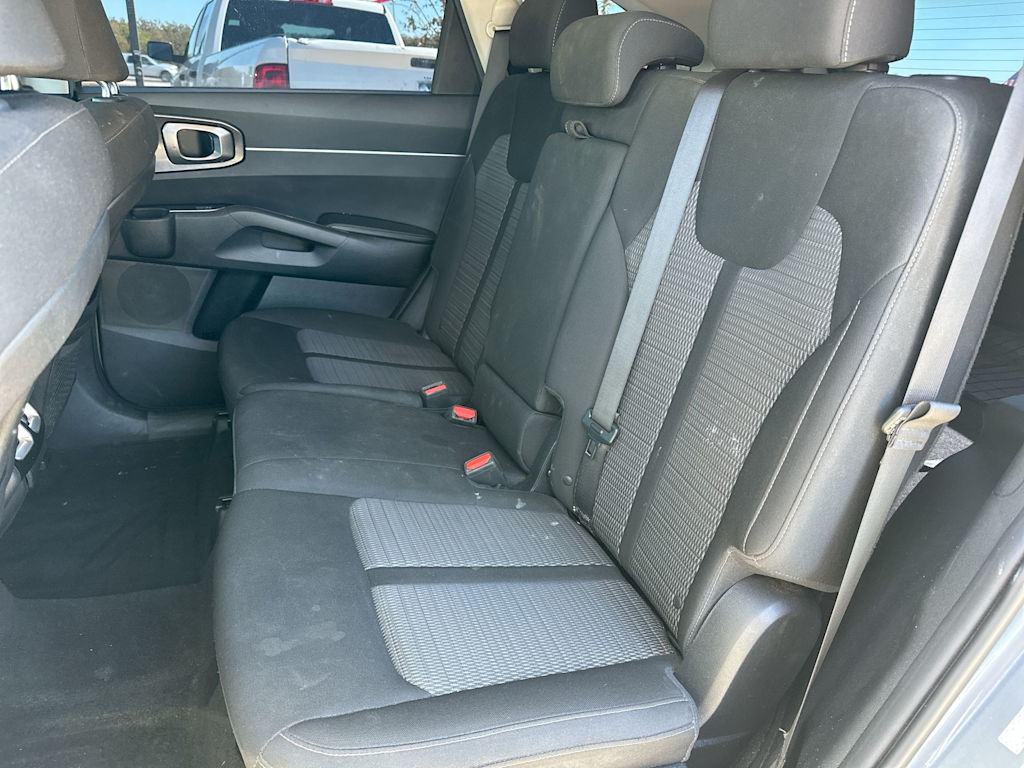 Thumbnail: 2023 Kia Sorento - 11