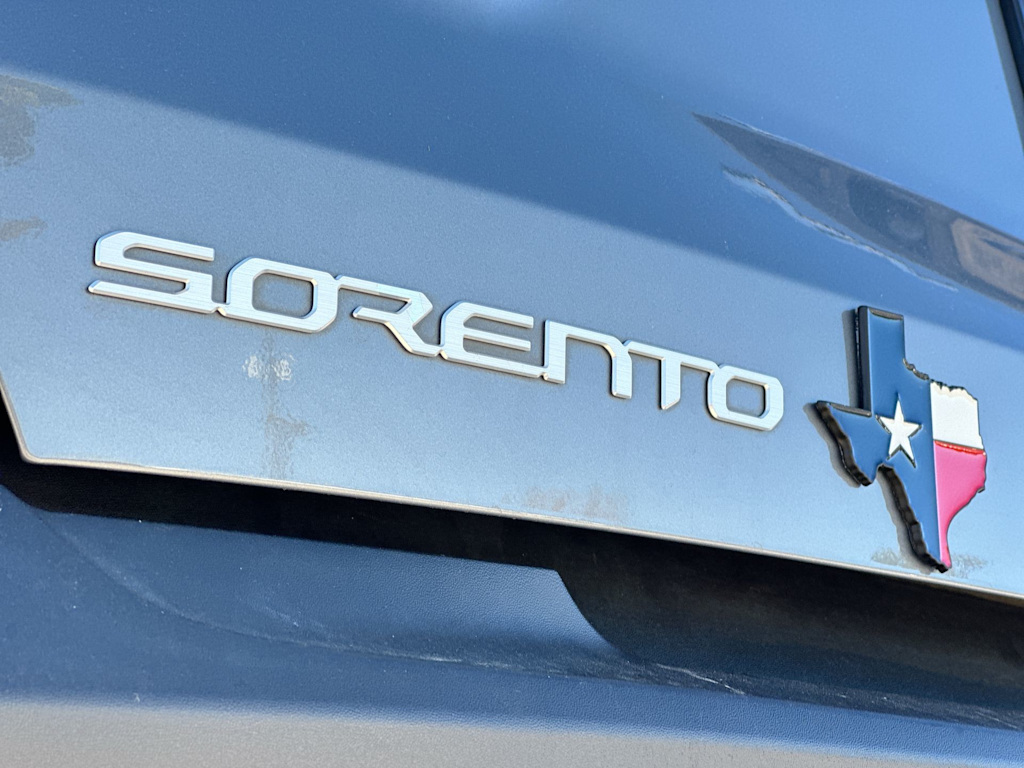 Thumbnail: 2023 Kia Sorento - 7