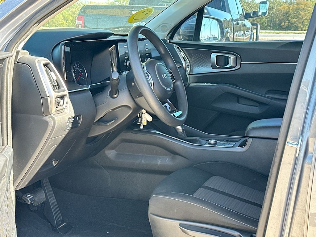 Thumbnail: 2023 Kia Sorento - 2