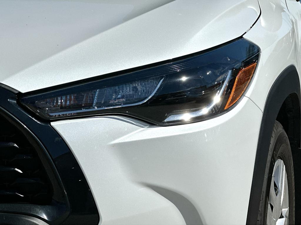 Thumbnail: 2025 Toyota Corolla Cross - 27