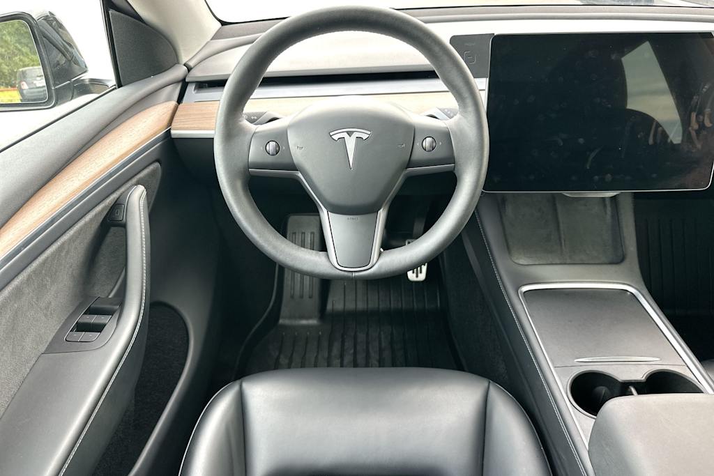 Thumbnail: 2023 Tesla Model Y - 8