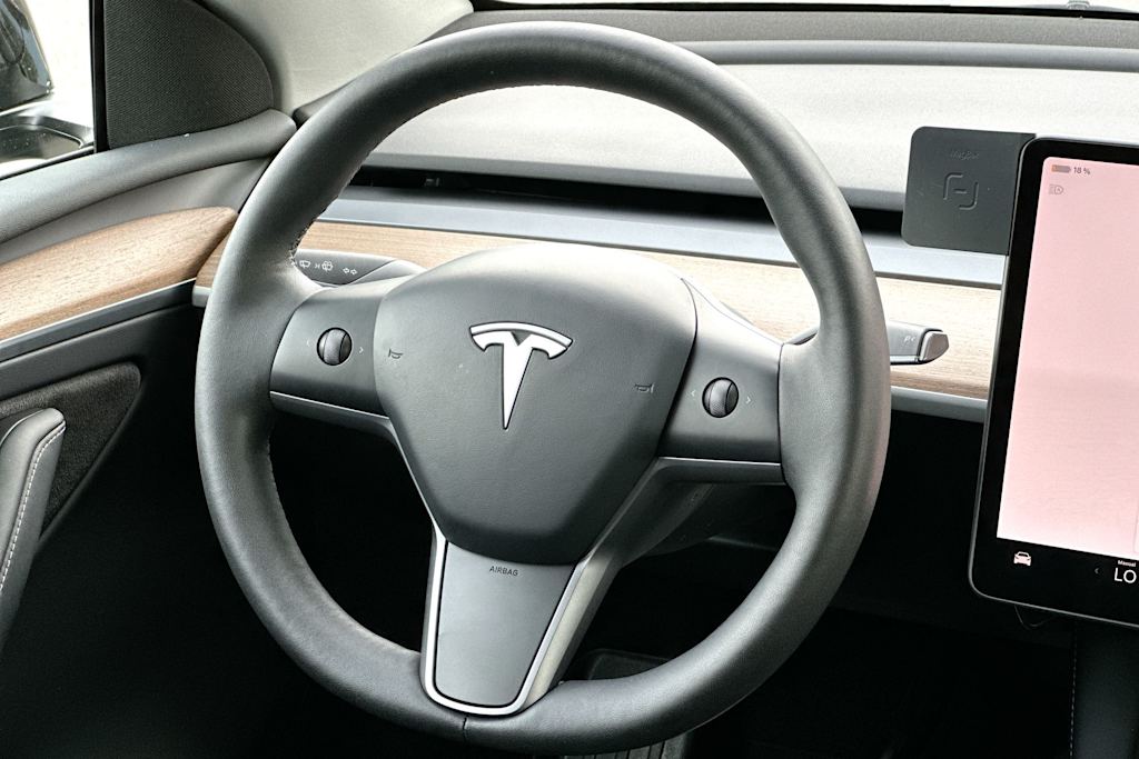Thumbnail: 2023 Tesla Model Y - 12