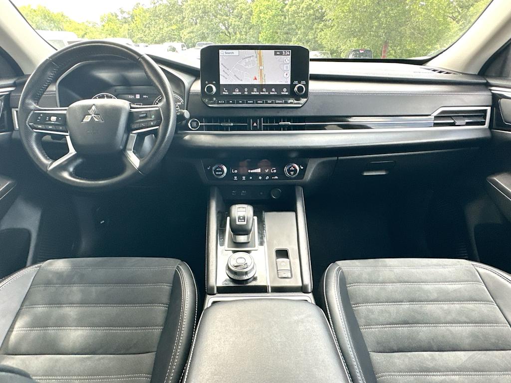 Thumbnail: 2024 Mitsubishi Outlander - 9
