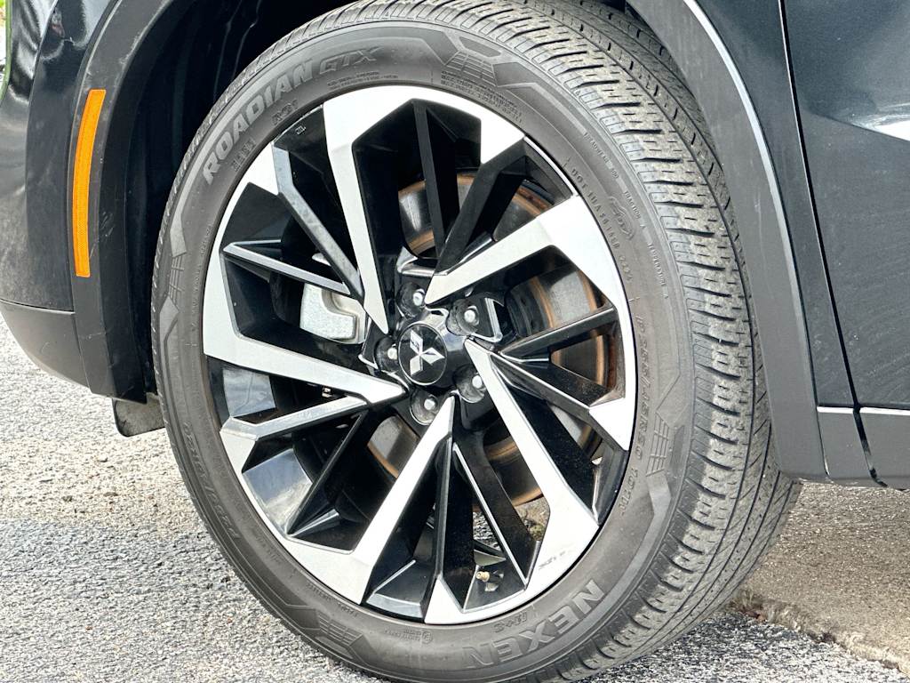 Thumbnail: 2024 Mitsubishi Outlander - 8