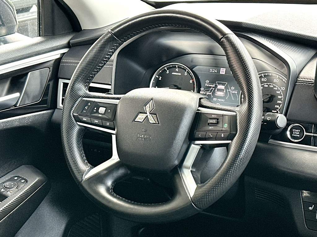 Thumbnail: 2024 Mitsubishi Outlander - 12