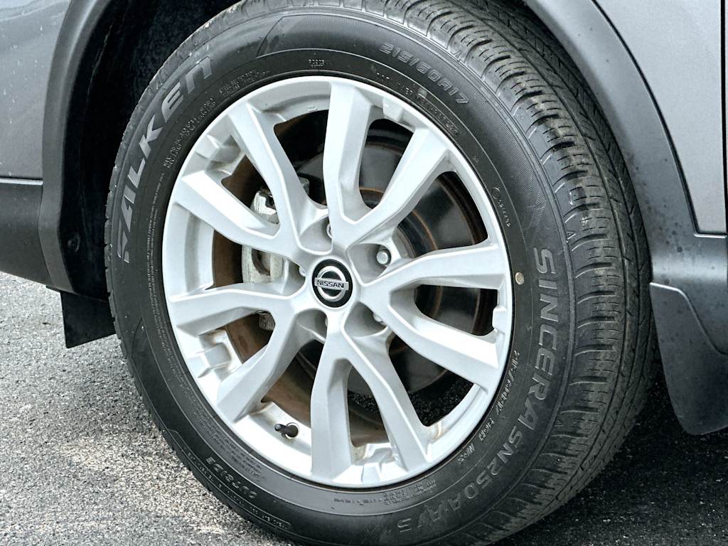 Thumbnail: 2022 Nissan Rogue Sport - 8