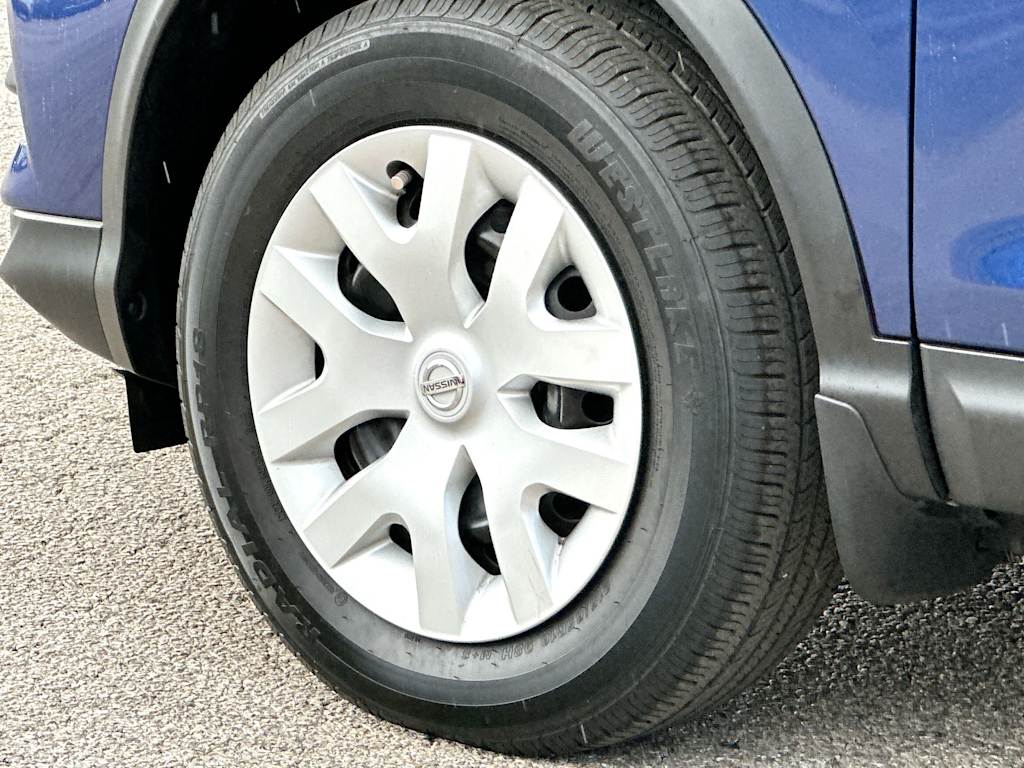 Thumbnail: 2020 Nissan Rogue Sport - 8