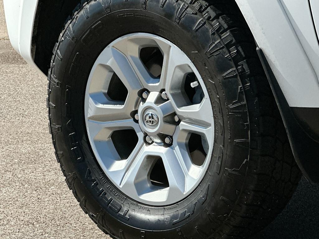 Thumbnail: 2022 Toyota 4Runner - 8