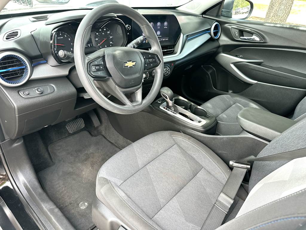Thumbnail: 2024 Chevrolet Trax - 2