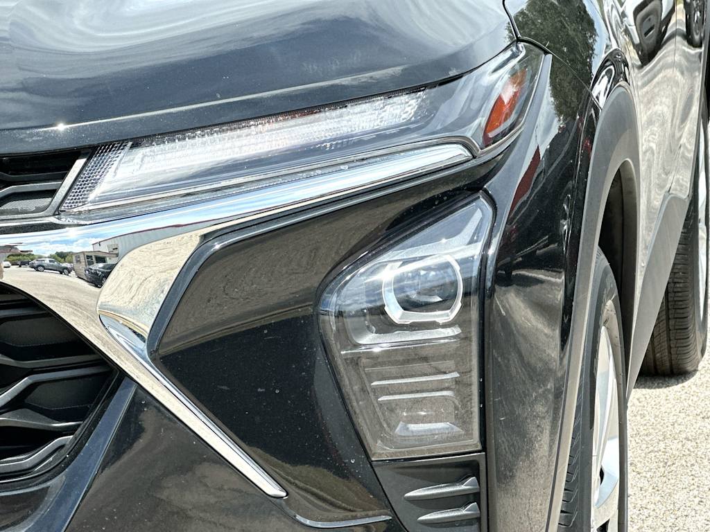 Thumbnail: 2024 Chevrolet Trax - 27