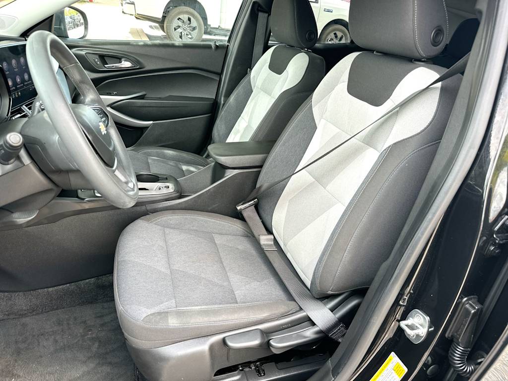 Thumbnail: 2024 Chevrolet Trax - 10