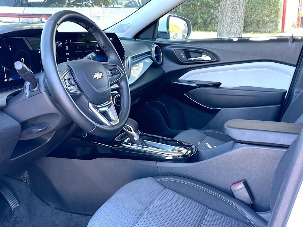 Thumbnail: 2025 Chevrolet Trax - 2