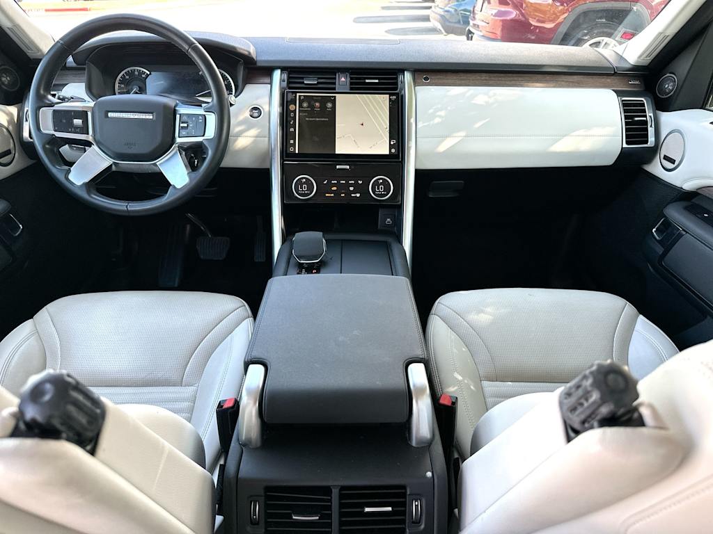 Thumbnail: 2023 Land Rover Discovery - 2