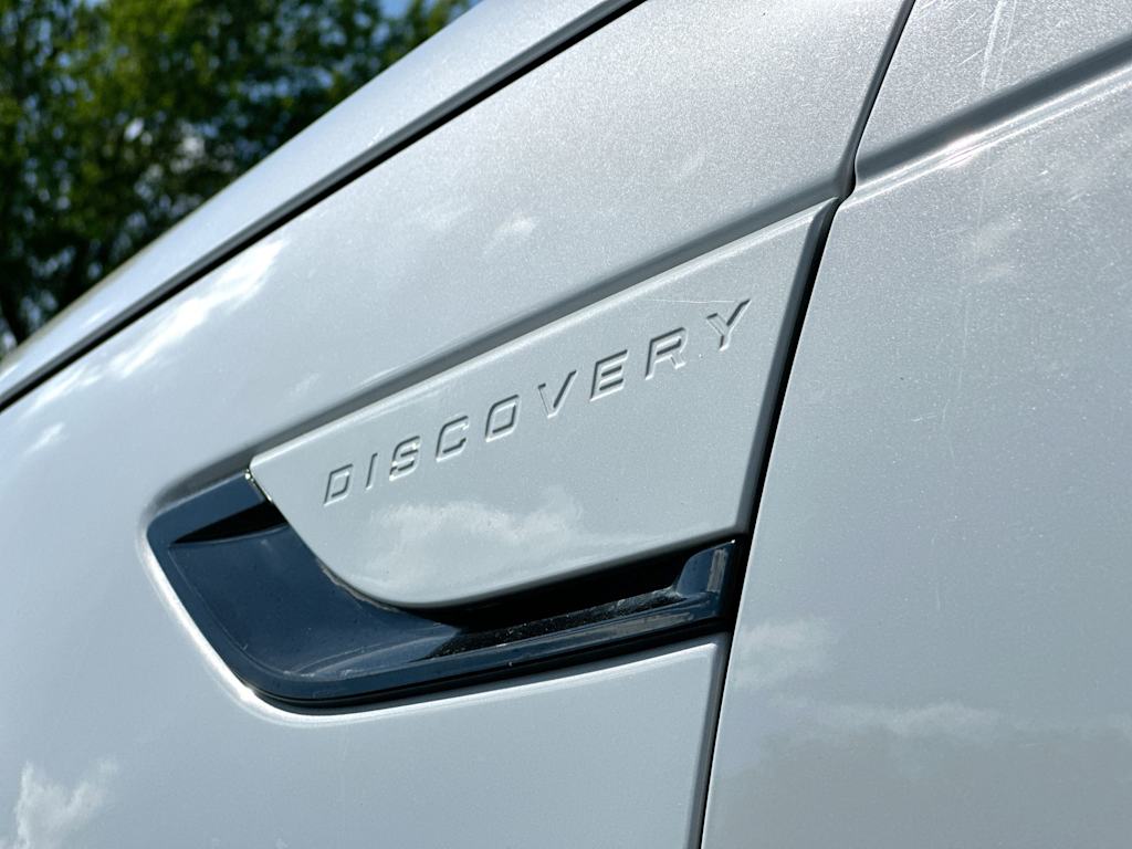 Thumbnail: 2023 Land Rover Discovery - 25