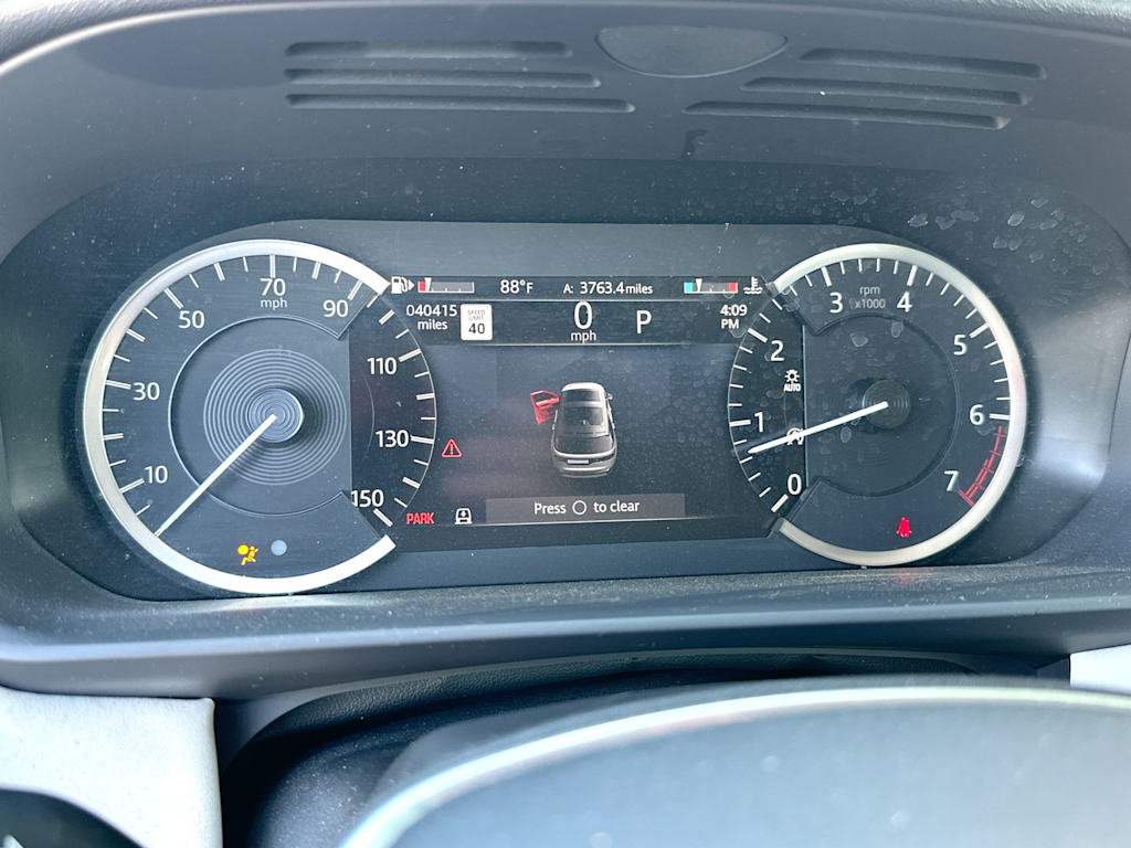 Thumbnail: 2023 Land Rover Discovery - 14