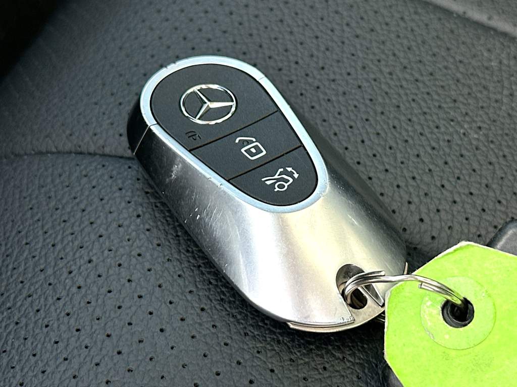 Thumbnail: 2025 Mercedes-Benz E-Class - 17