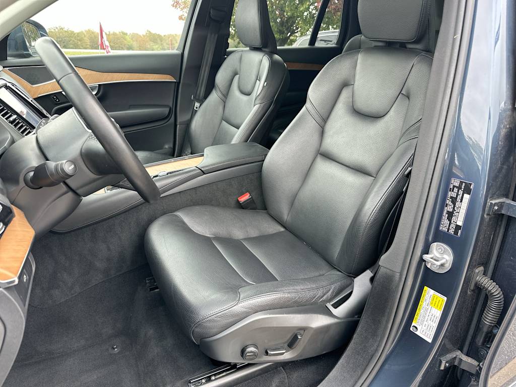 Thumbnail: 2023 Volvo XC90 - 10