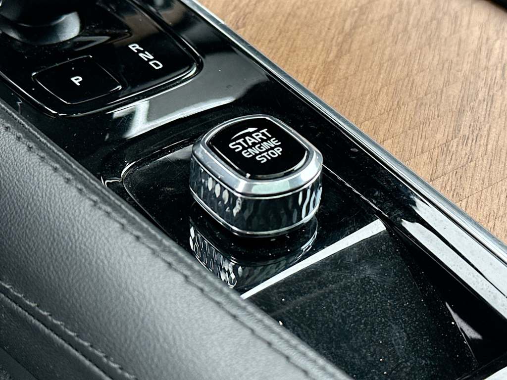 Thumbnail: 2023 Volvo XC90 - 16