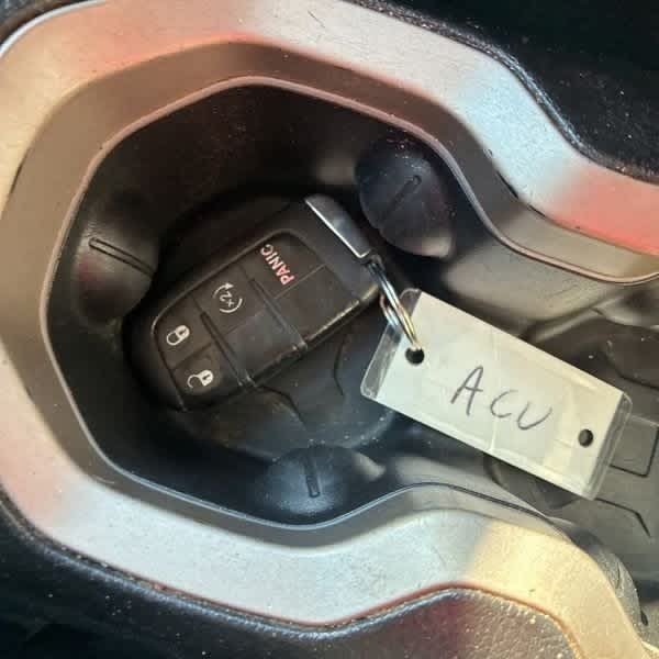 Thumbnail: 2016 Jeep Renegade - 15