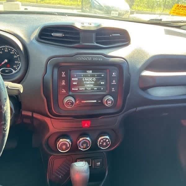 Thumbnail: 2016 Jeep Renegade - 18