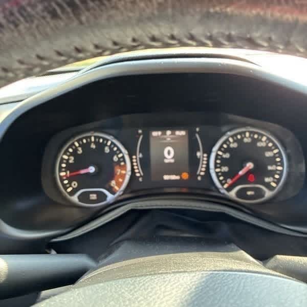 Thumbnail: 2016 Jeep Renegade - 10