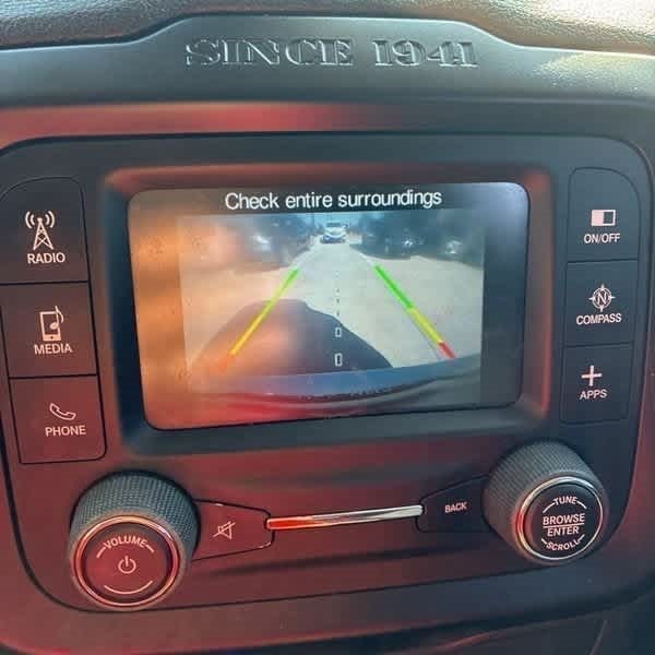 Thumbnail: 2016 Jeep Renegade - 9