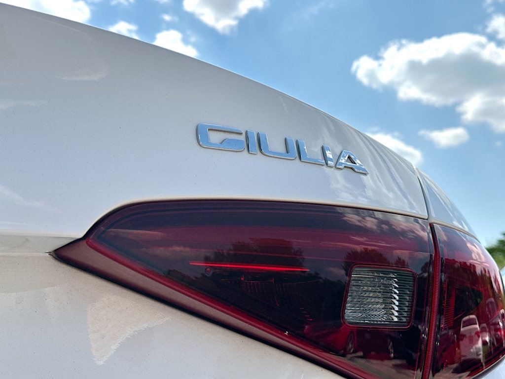 Thumbnail: 2019 Alfa Romeo Giulia - 26