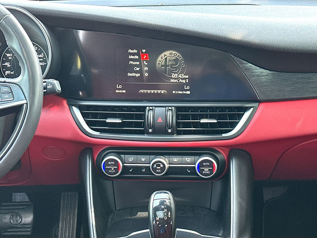 Thumbnail: 2019 Alfa Romeo Giulia - 29