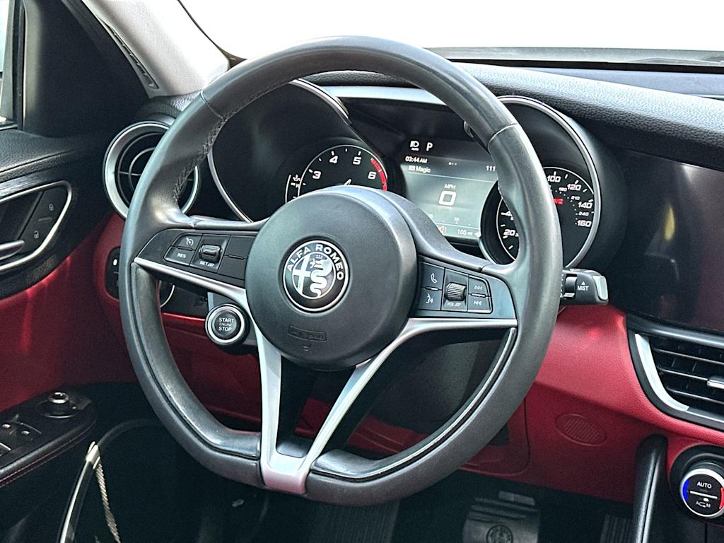 Thumbnail: 2019 Alfa Romeo Giulia - 11