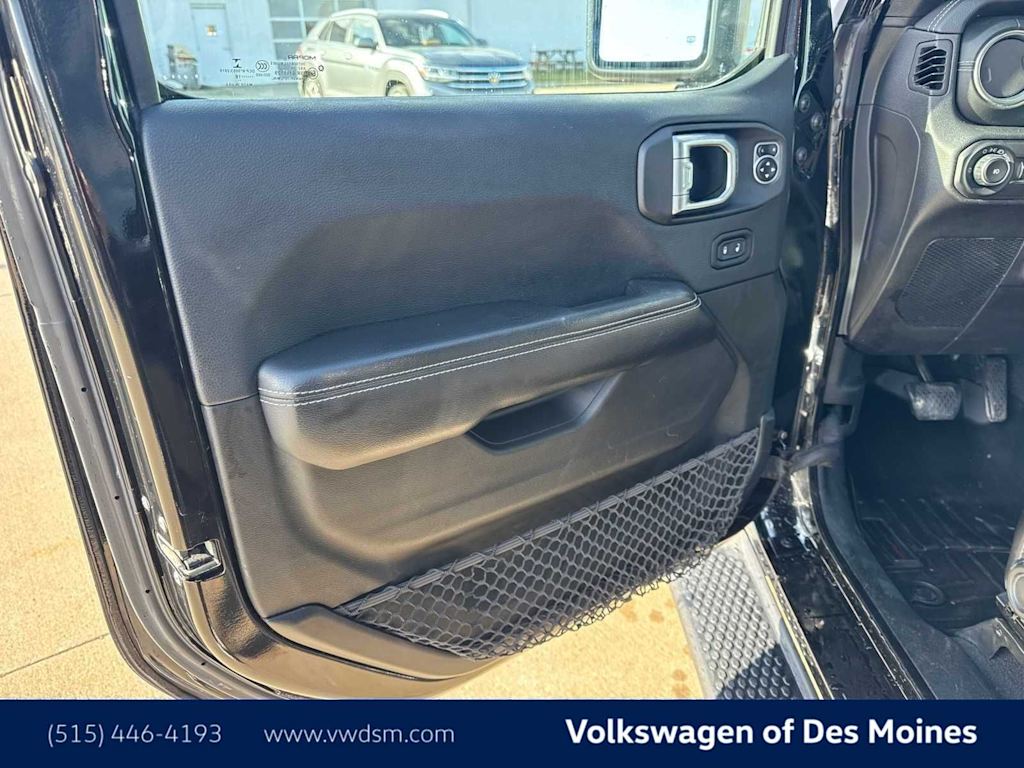 Thumbnail: 2018 Jeep Wrangler - 22